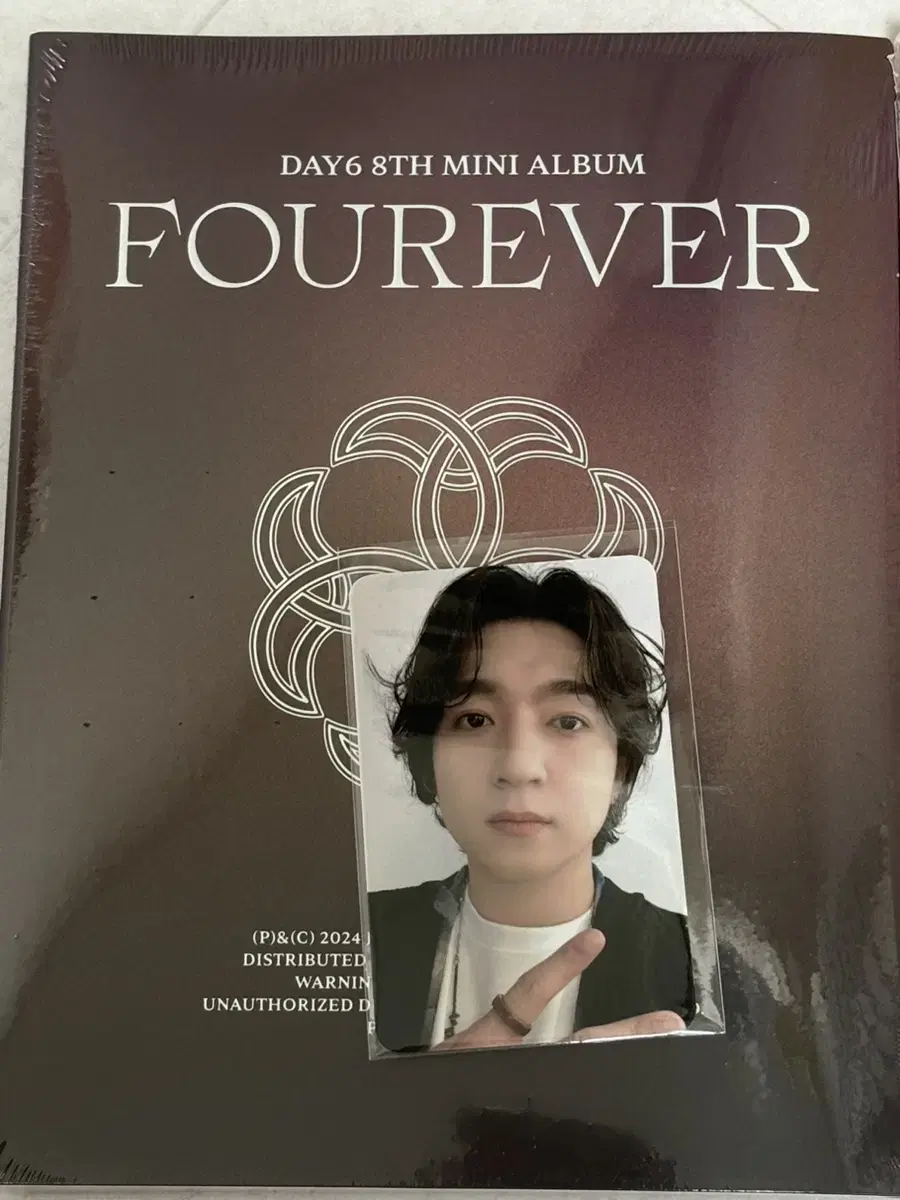 Day 6 unsealed album + Everline (Sungjin)