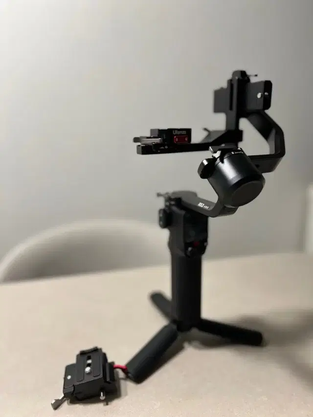 dji rs3 mini 팝니다 (refresh care)