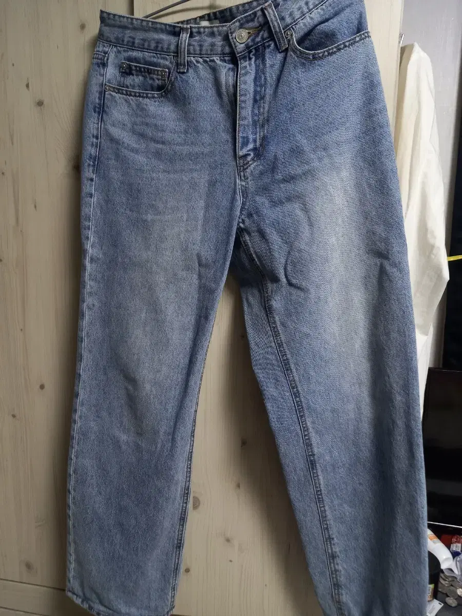 86 Road jeans size 28