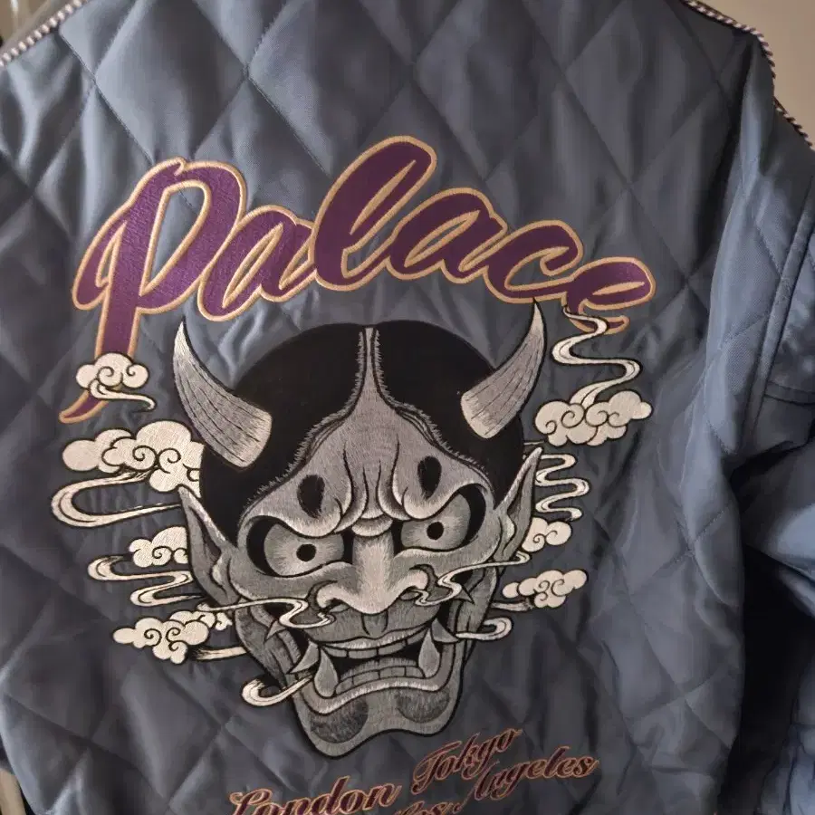 palace 페스티벌 봄버 s 팝니다