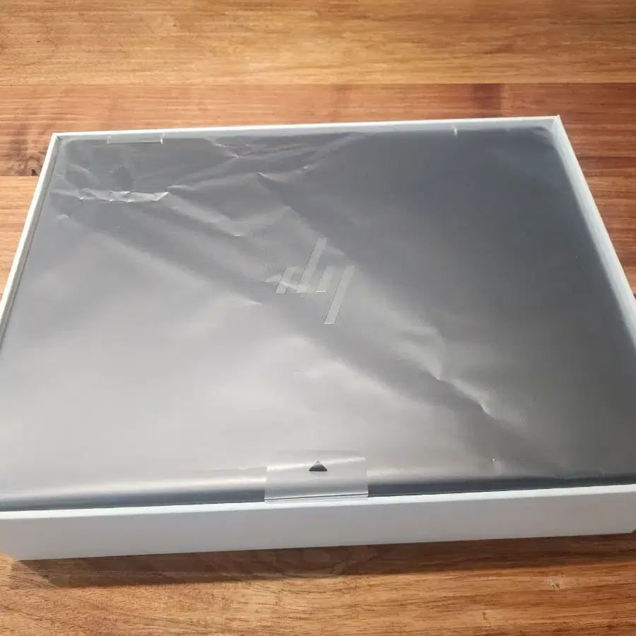 HP Spectre x360 14-ef0050TU/12th i7