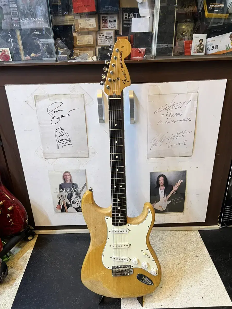 Fender 70 Reissue (2004년산) mexico