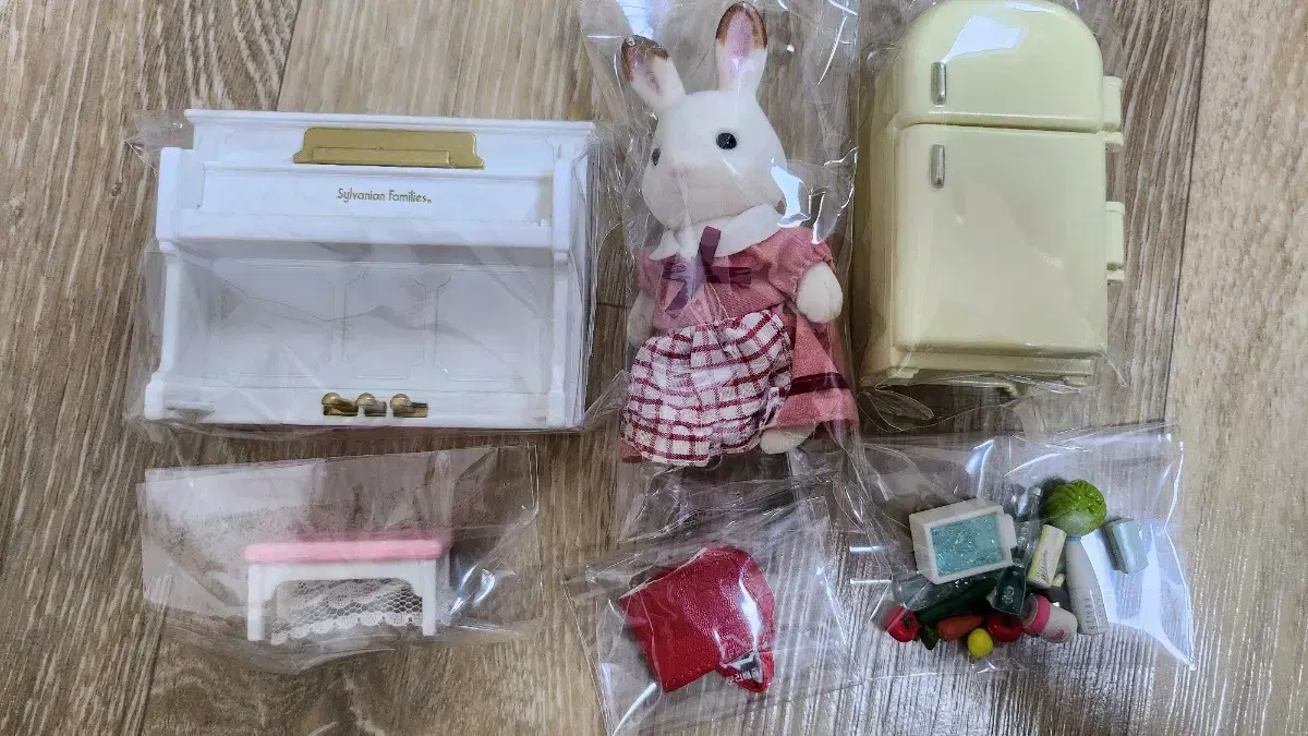 Sylvanian piano, refrigerator set