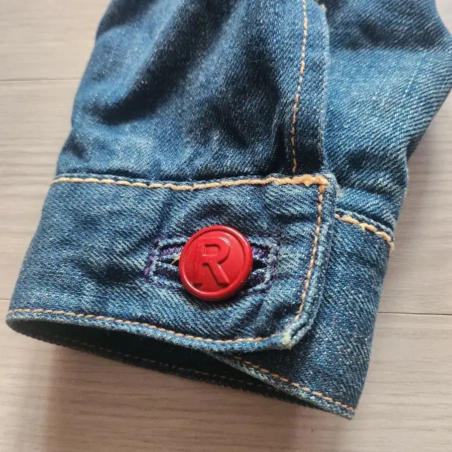 정품 LEVIS RED RED BUTTON JACKET LTD ED.-L