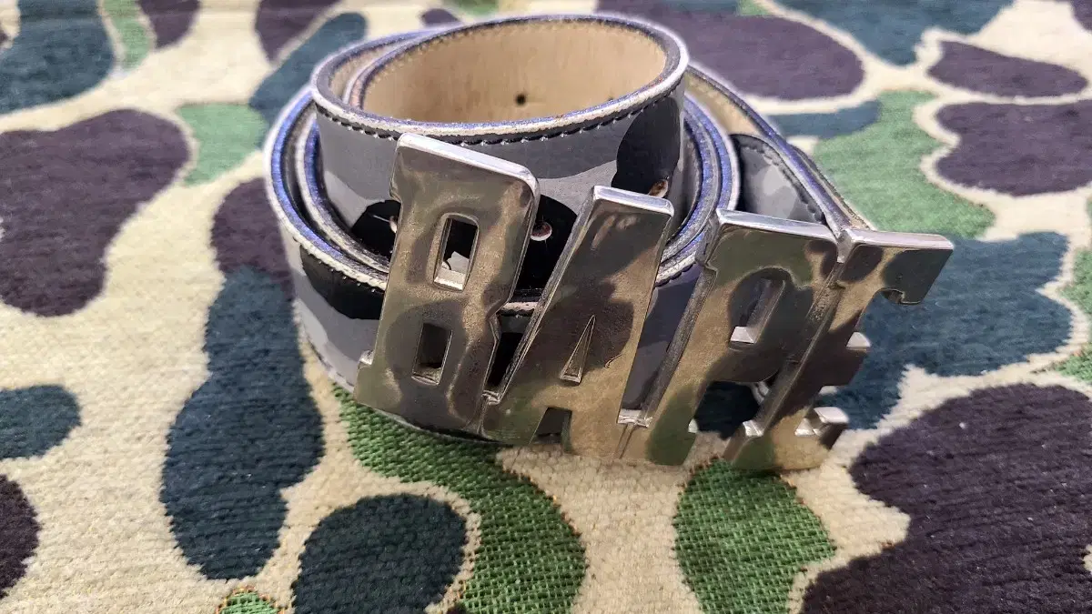 [M]BAPE Gray Camo BAPE Metal Buckle Leather Belt