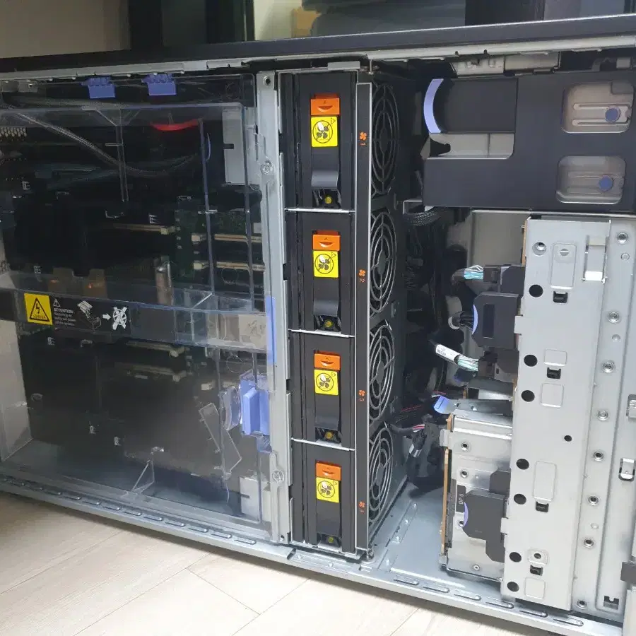 Lenovo Server X3500 M5 Tower