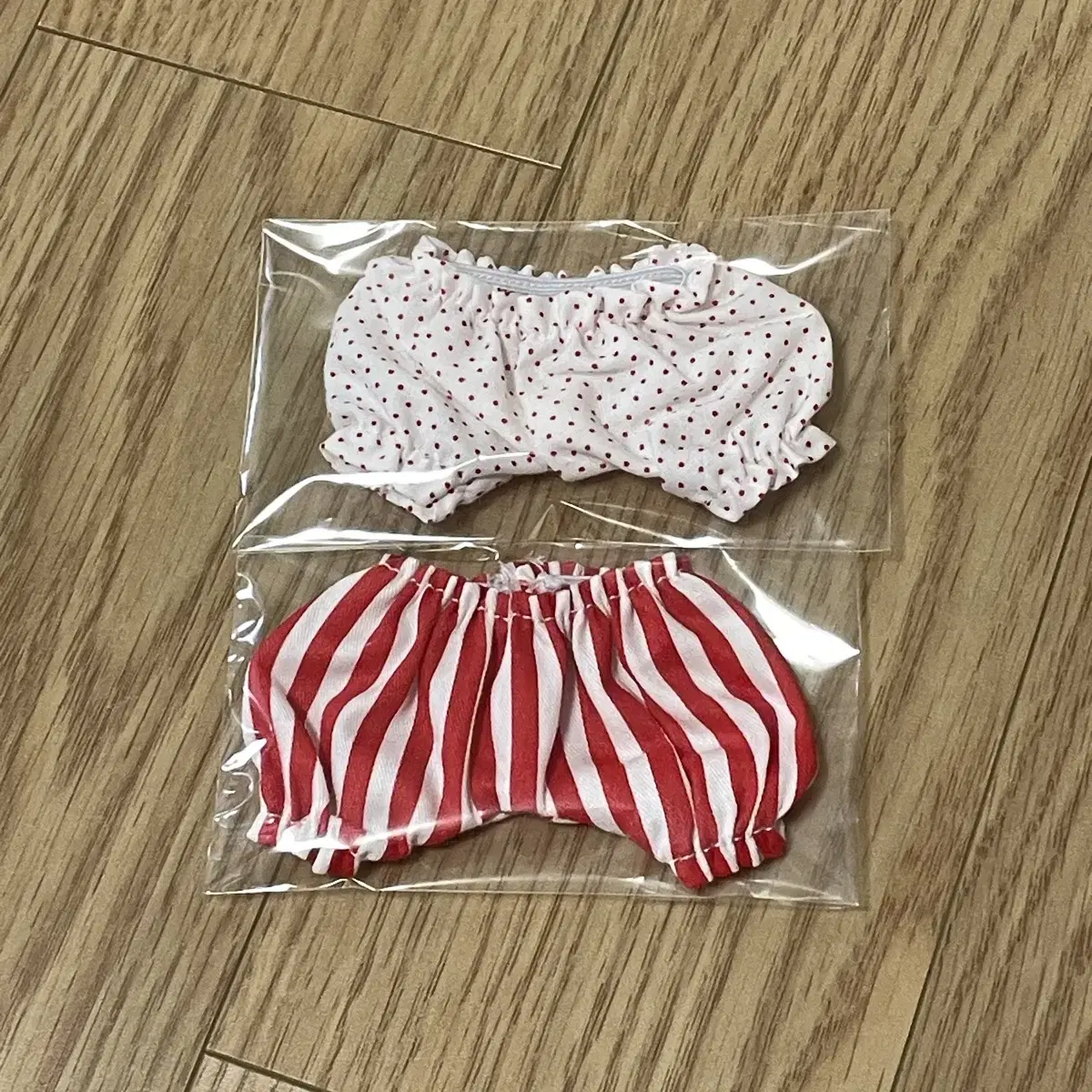 10cm doll pants to sell