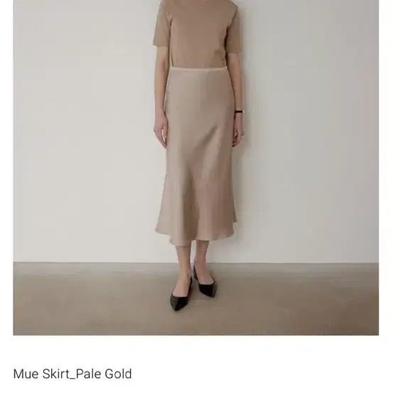 비뮤즈 Mue Skirt_Pale Gold