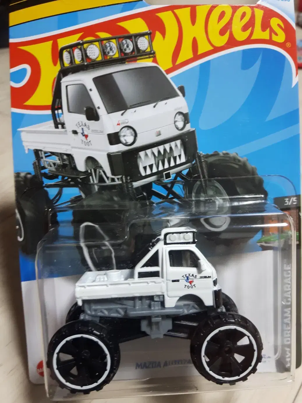 Hot Wheels MazdaMAZDA AutoZamAUTOZAM White Die Cast sealed New in stock