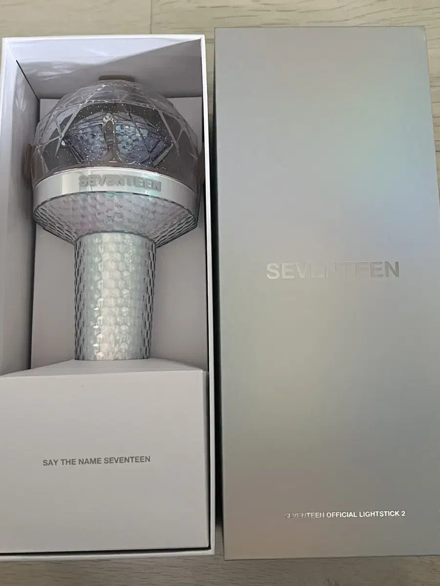 세븐틴, 응원봉 팝니다