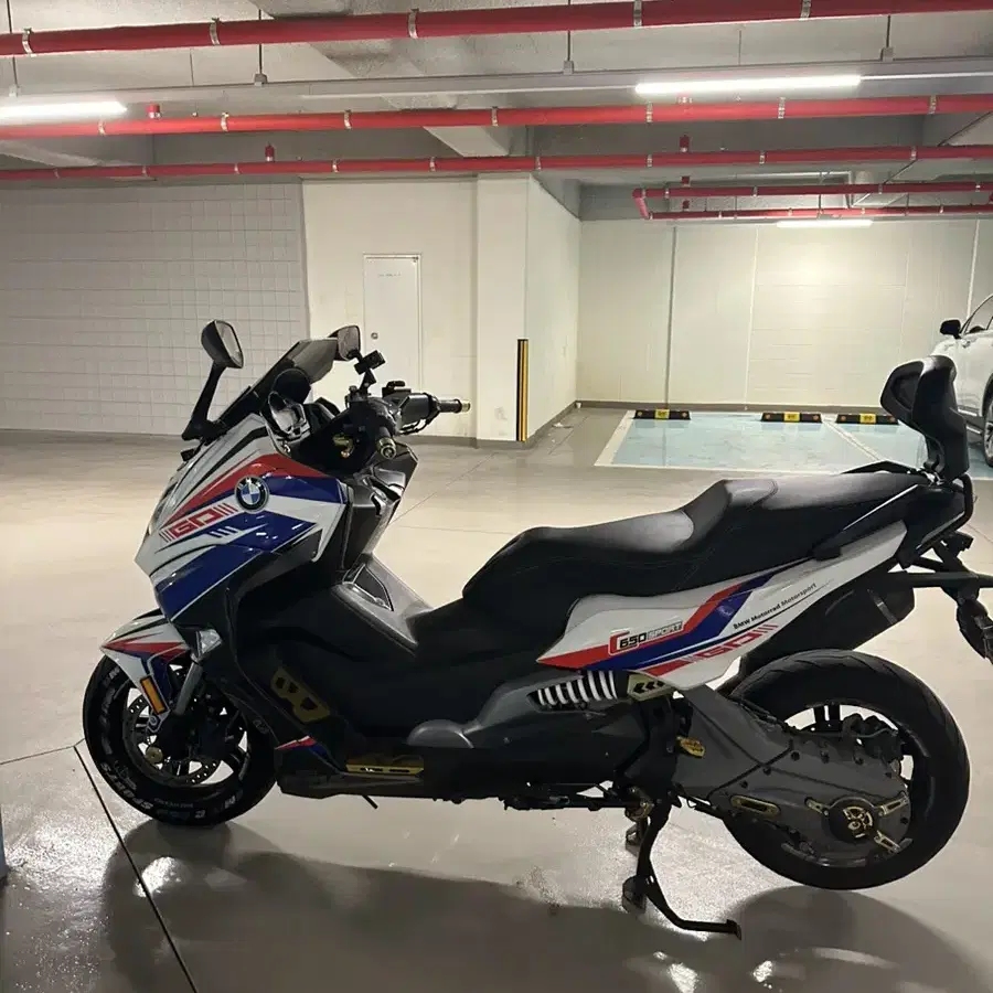 BMW C650S 말로시풀튜닝.풀파츠.풀데칼.DMV풀 튜닝.끝판왕입니다