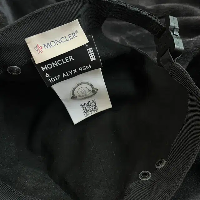 MONCLER GENIUS 6 - 1017 ALYX 9SM CAP