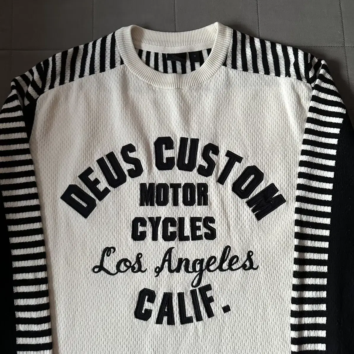 [M] DEUS Jersey