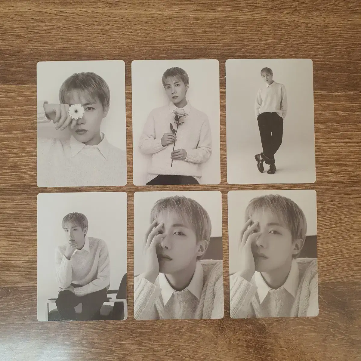 Wts the Monochrome Charm Photocard (Juned Ball). 6) bangtan pops up