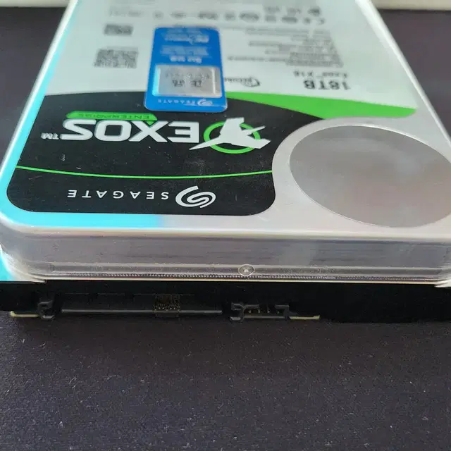 SAS 시게이트 18테라 팝니다. SEAGATE EXOS X18 18TB