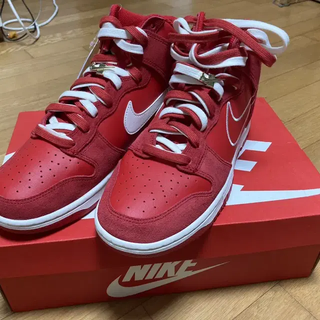 나이키 덩크 하이 SE 유니버시티 레드 (nike dunk high SE