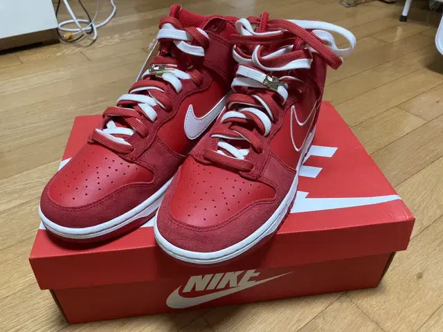 나이키 덩크 하이 SE 유니버시티 레드 (nike dunk high SE