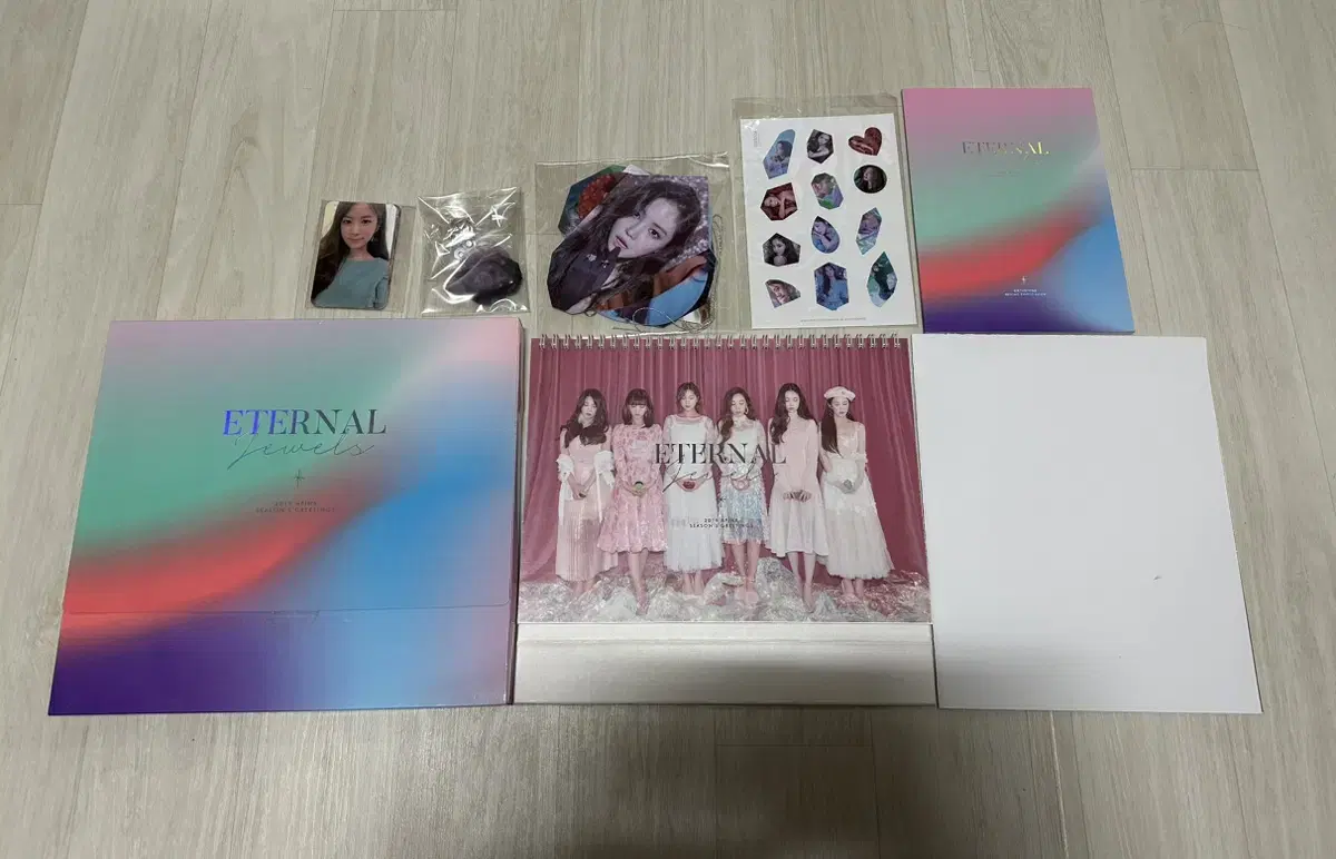 Apink 2019 season's greetings is for sale!