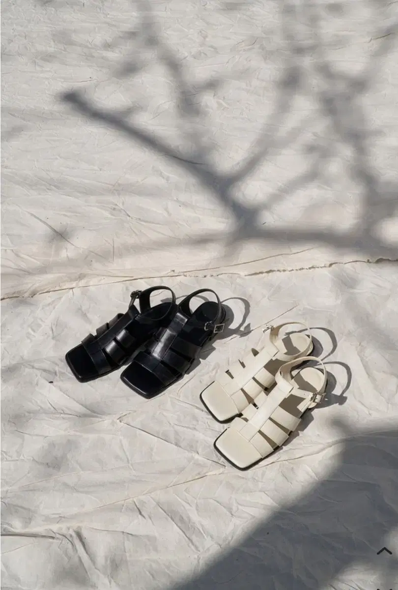 르에 rrrrre 샌들 Three Strap Sandals 240