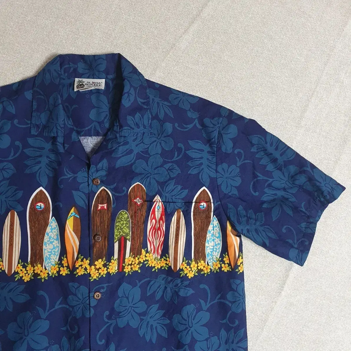 Vintage Hawaiian shirt