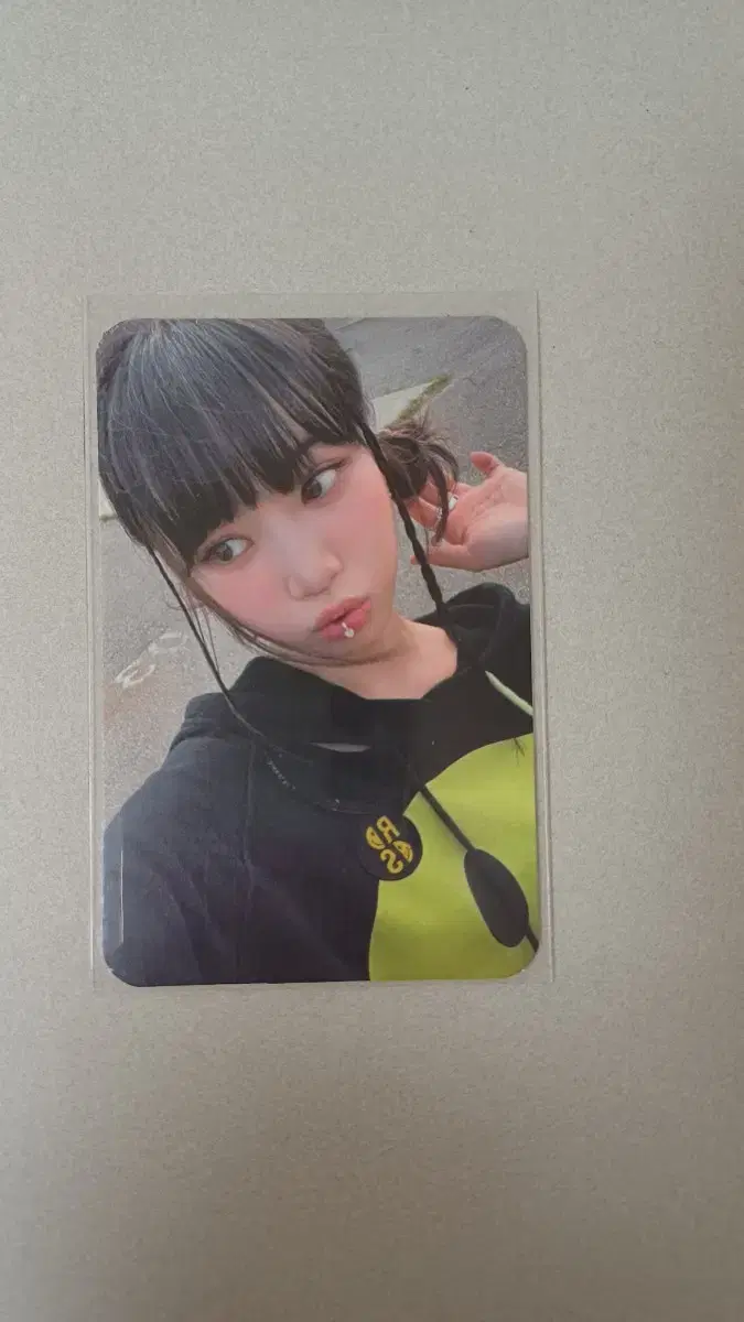 Le sserafim chaewon antifragile alfò photocard