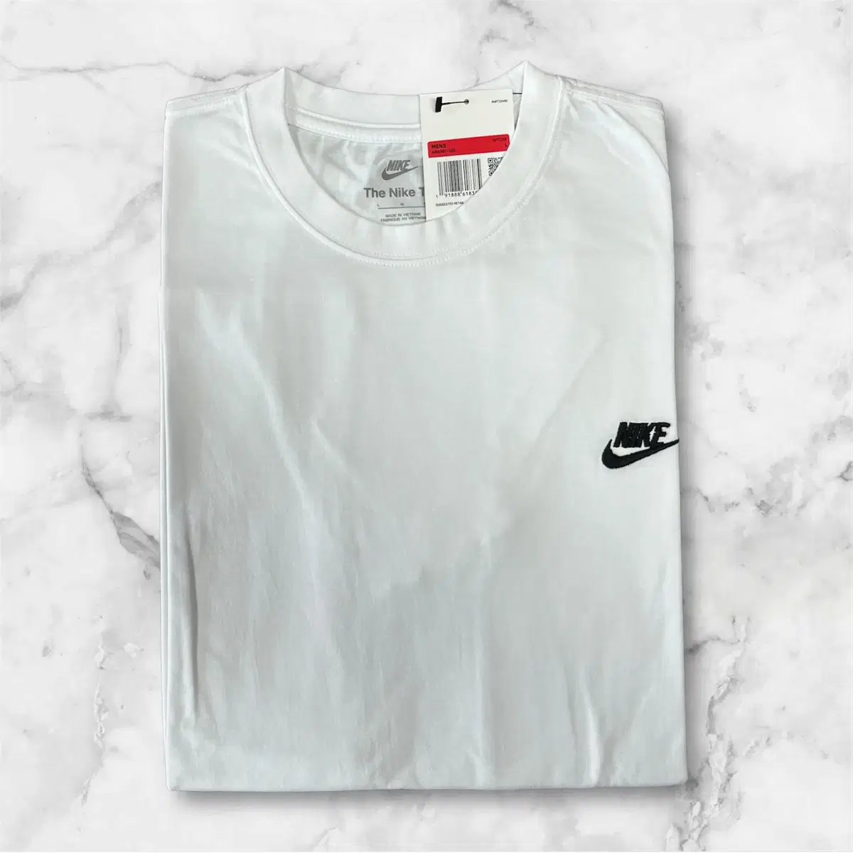 (Authentic) New Nike NSW Club Short Sleeve T-Shirt White