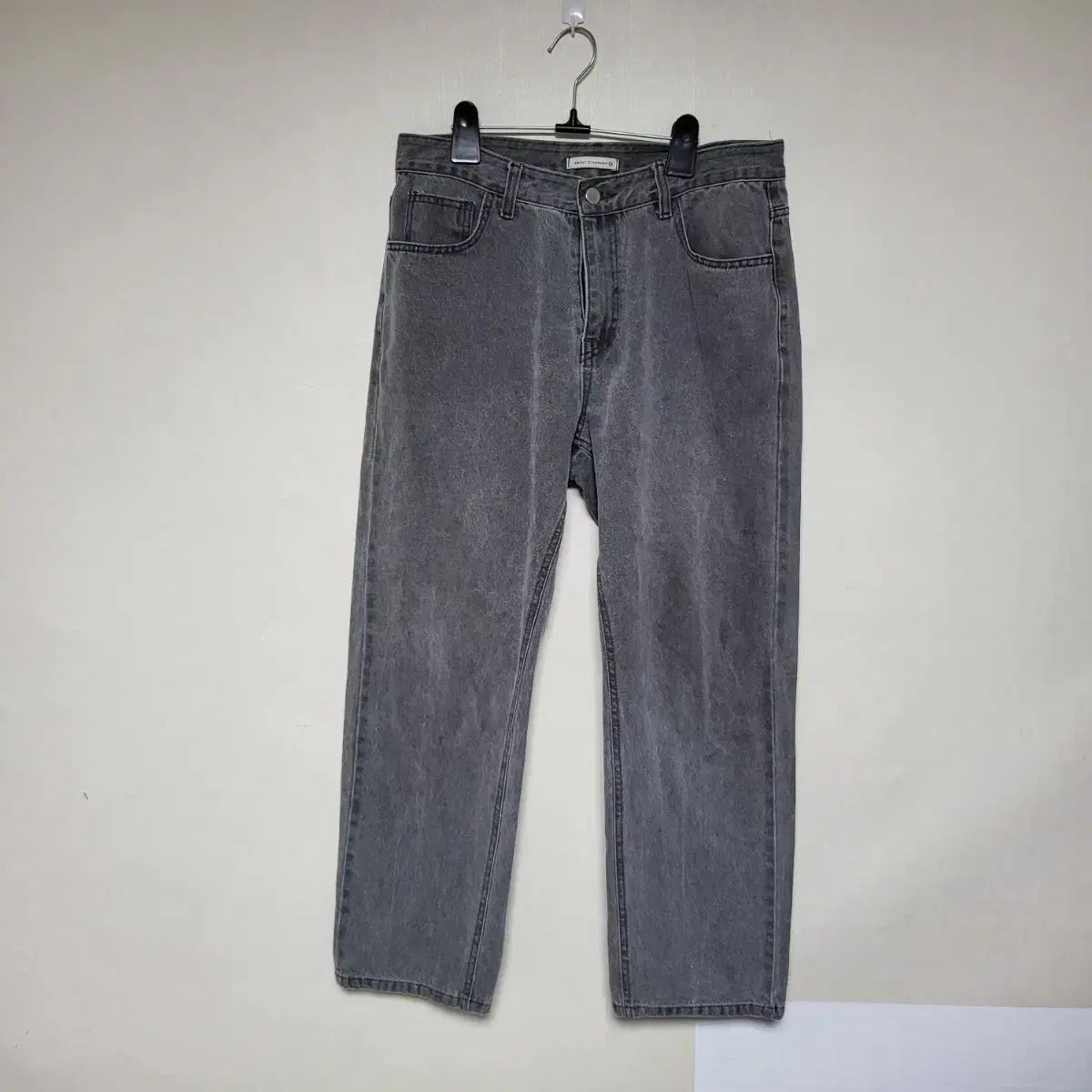 about standard jeans pants (M/31-32)