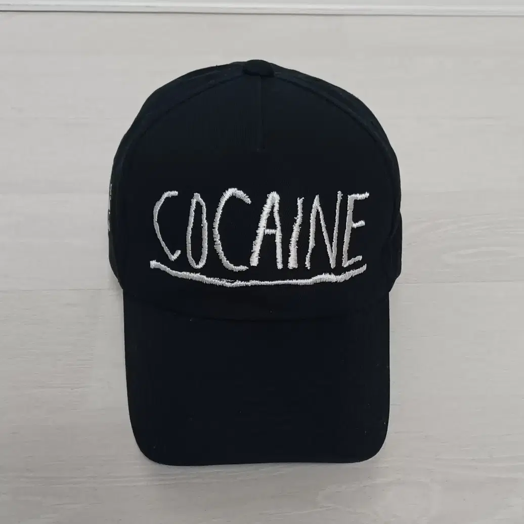 azs tokyo cocaine 로고 스냅백