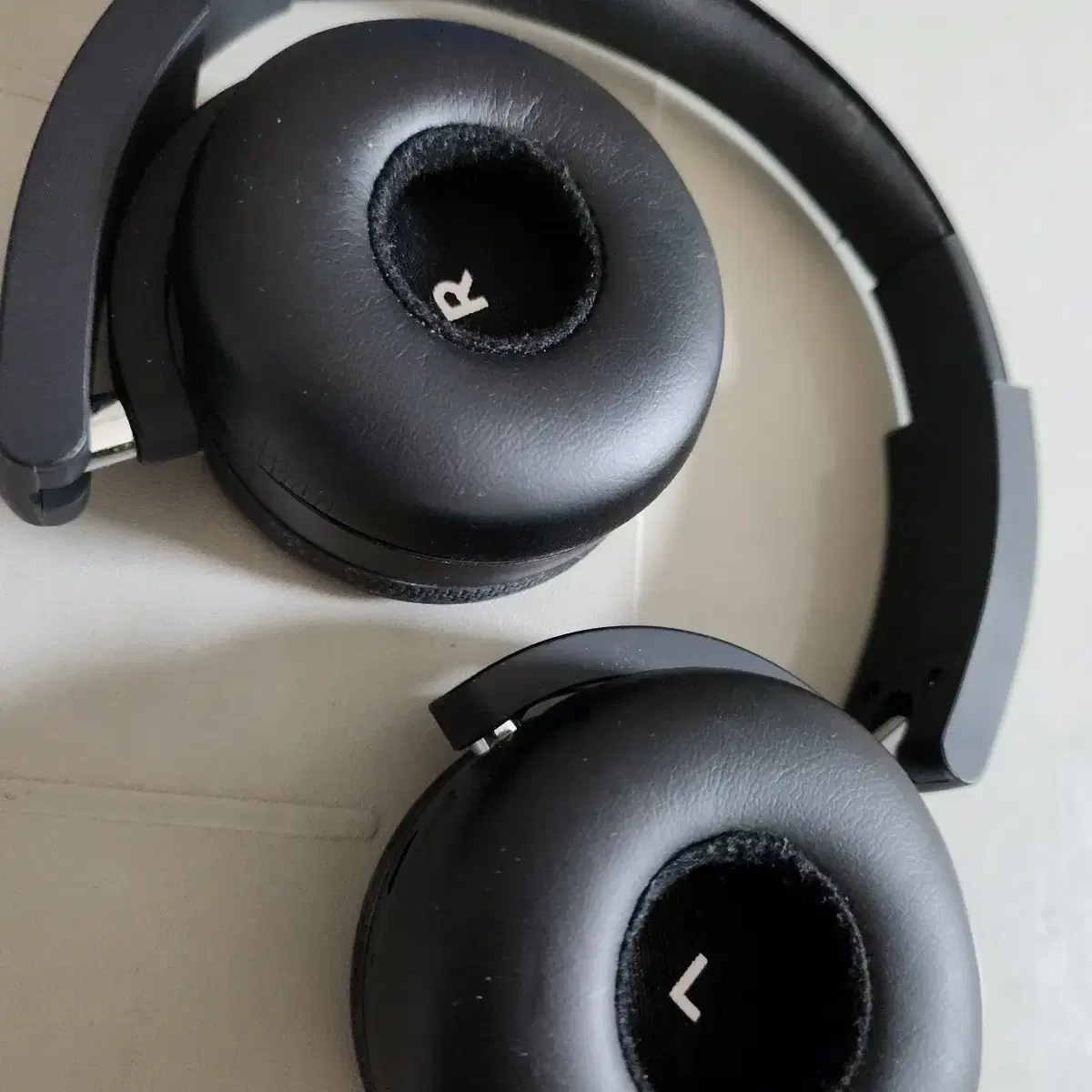 AKG Y50BT 블루투스 헤드폰 판매합니다