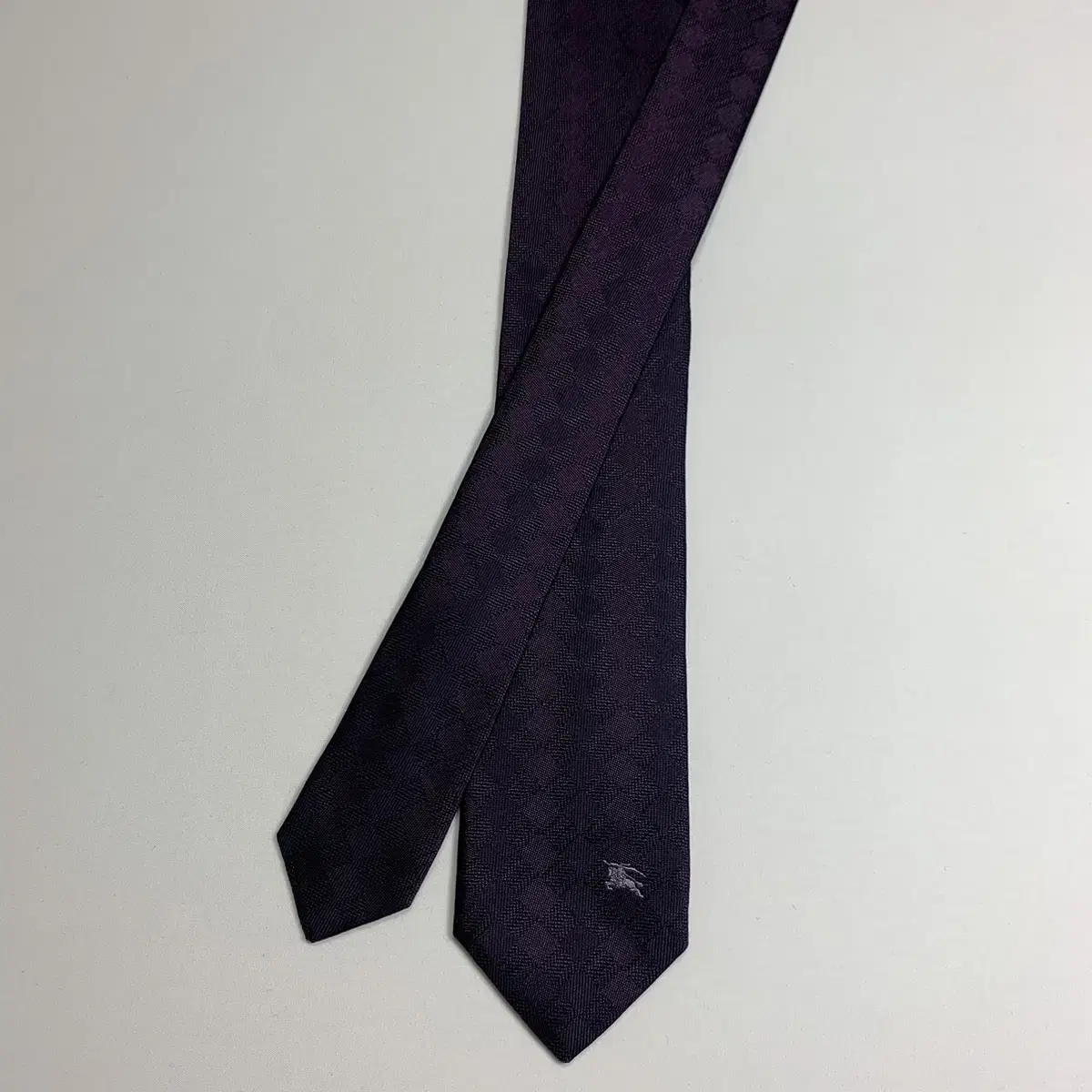 BURBERRY Luxury Slim Tie New Product Grade Purple Color Black Label