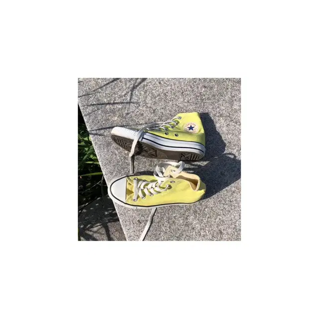 Vintage Converse all star yellow high