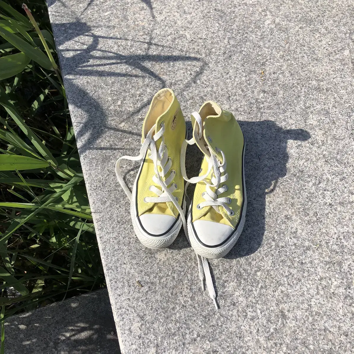 Vintage Converse all star yellow high