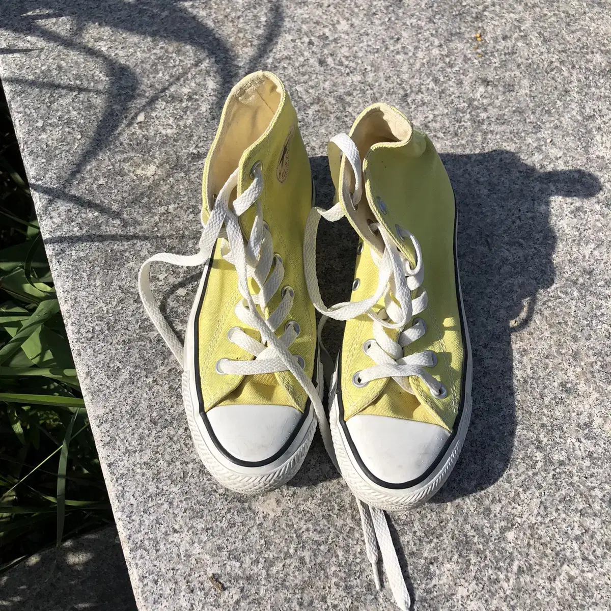 Vintage Converse all star yellow high