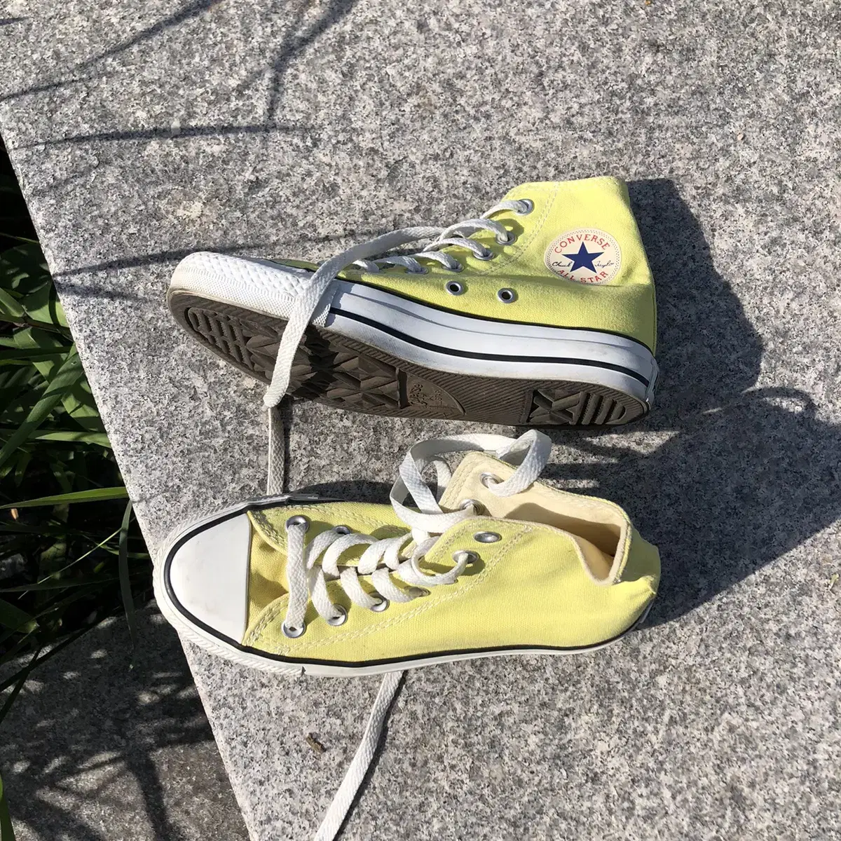 Vintage Converse all star yellow high