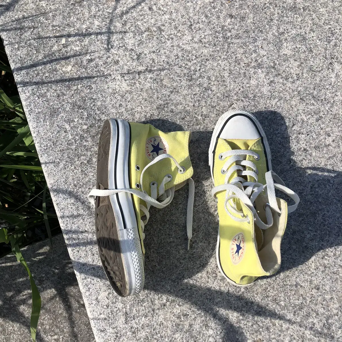 Vintage Converse all star yellow high