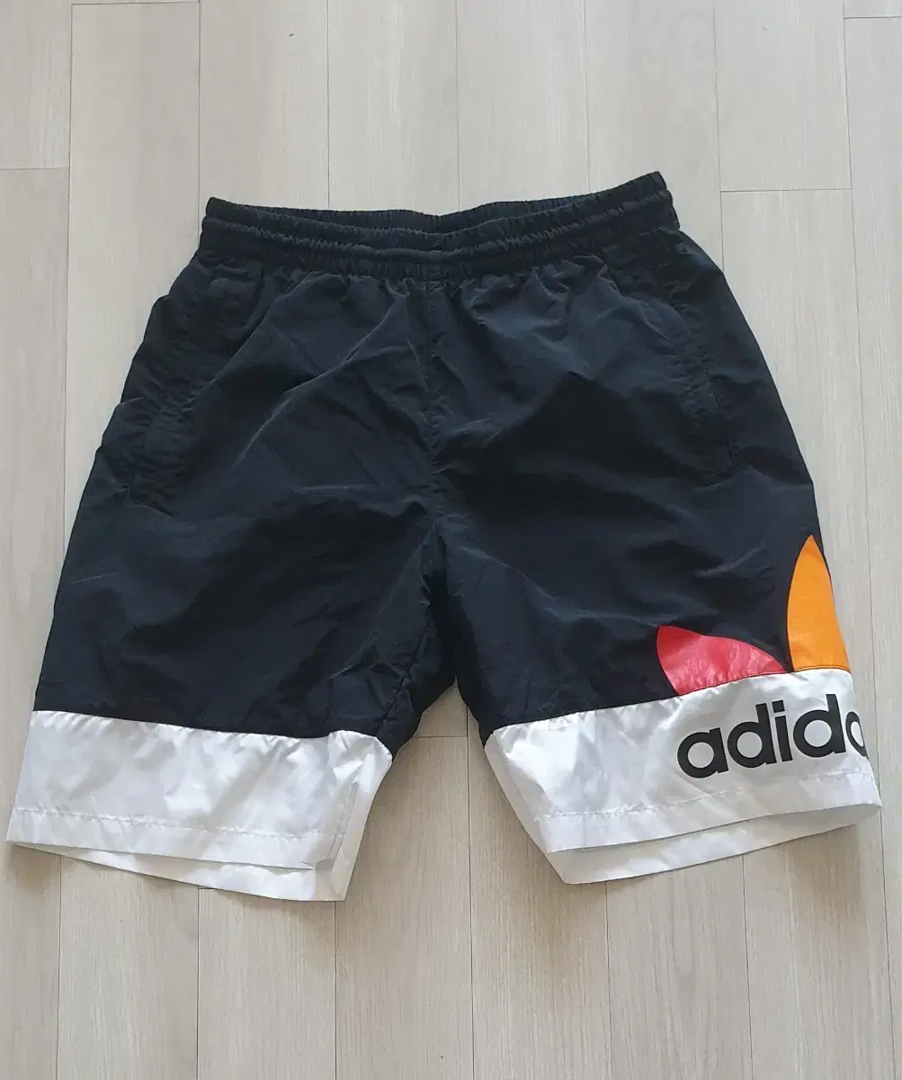 Adidas.men.shorts.zipper.pocket.