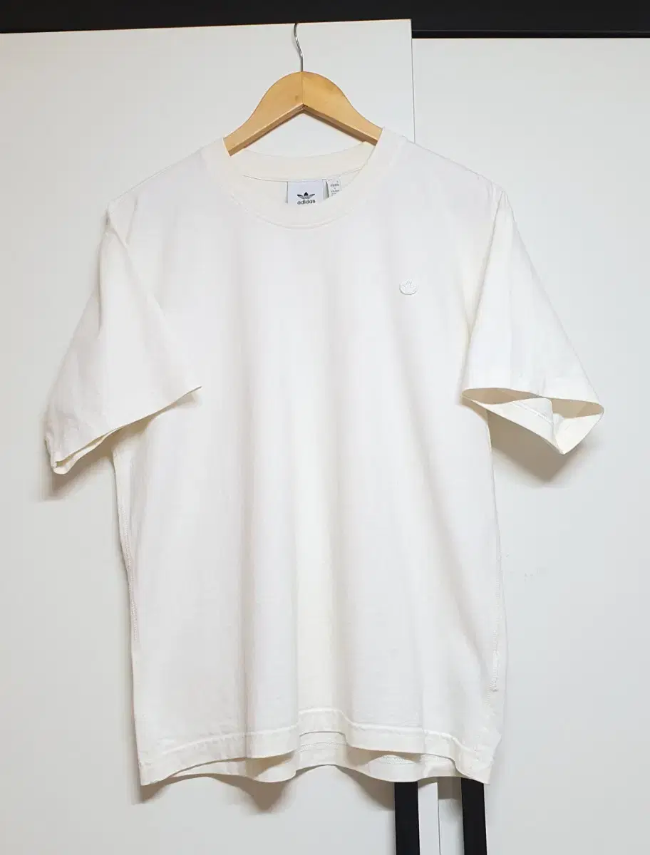 Adidas New Original White Logo Vahn Short Sleeve Tee Size 95