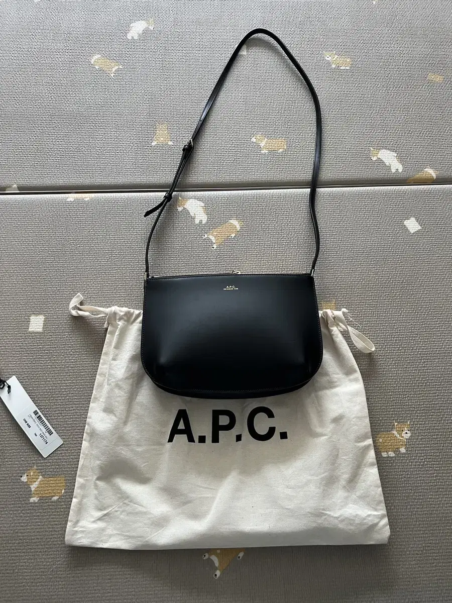 A.P.C 아페쎄 사라백