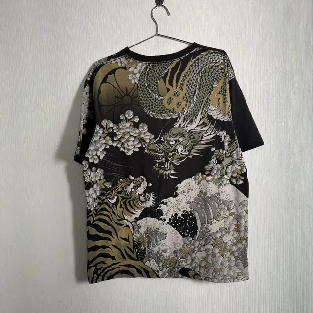 Back oriental printing t shirt