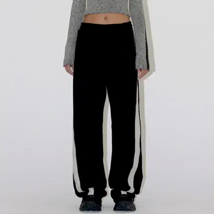 다이애그널 트랙팬츠 COMFY TRACK PANTS