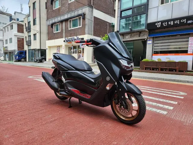 파츠튜닝된 23년식 nmax125 ABS모델