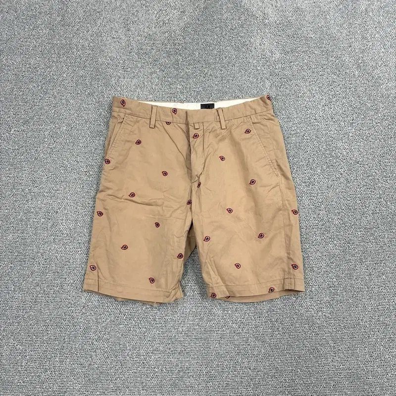 H&M Multi-Logo Beige Chino Shorts 30