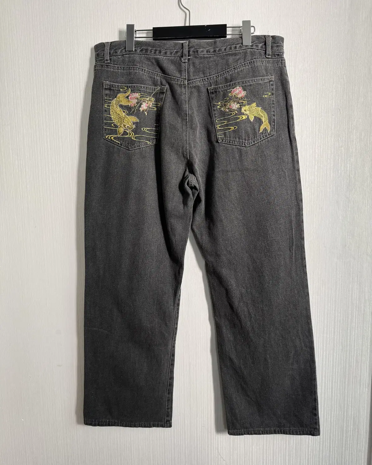 Back pocket oriental denim pants