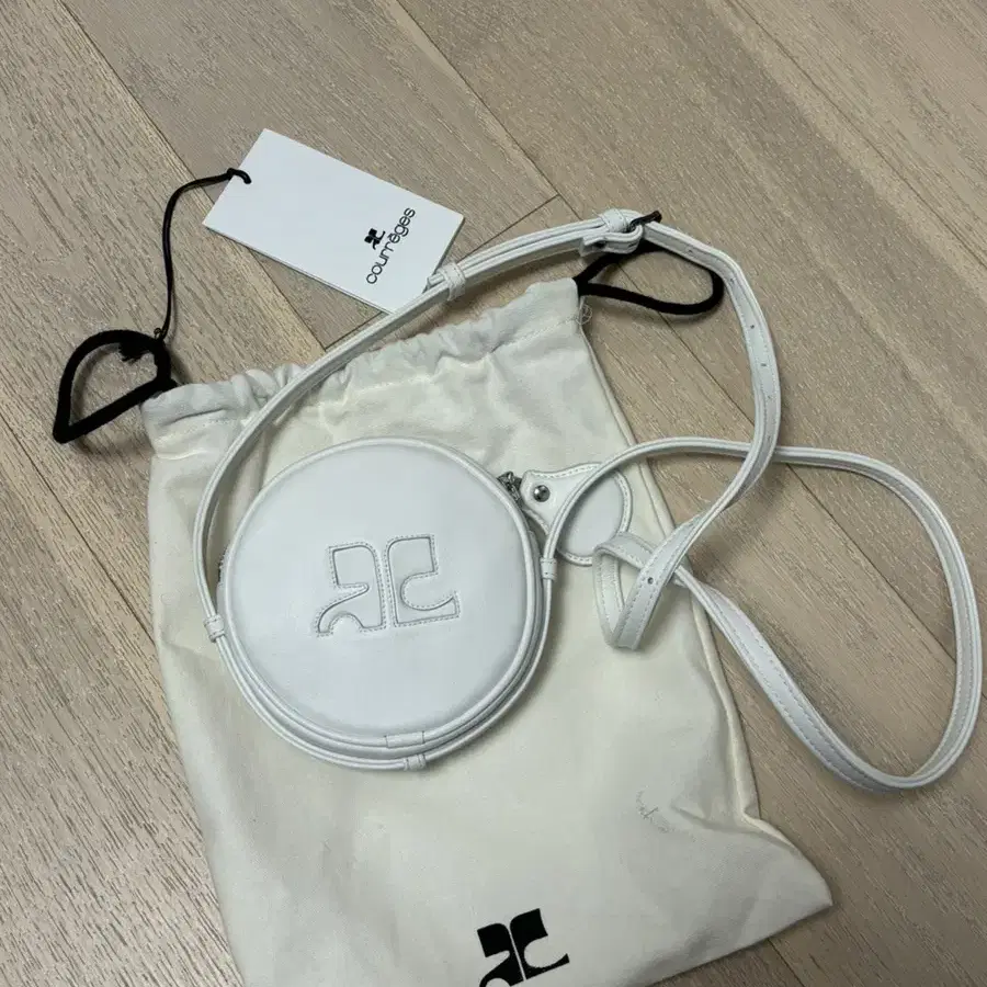 꾸레쥬 미니 써클백 circle bag 화이트 white