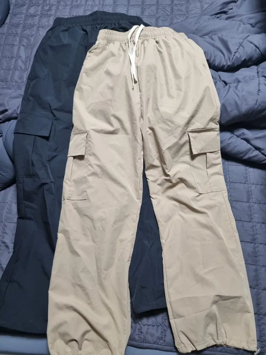 We are selling string cargo jogger pants.