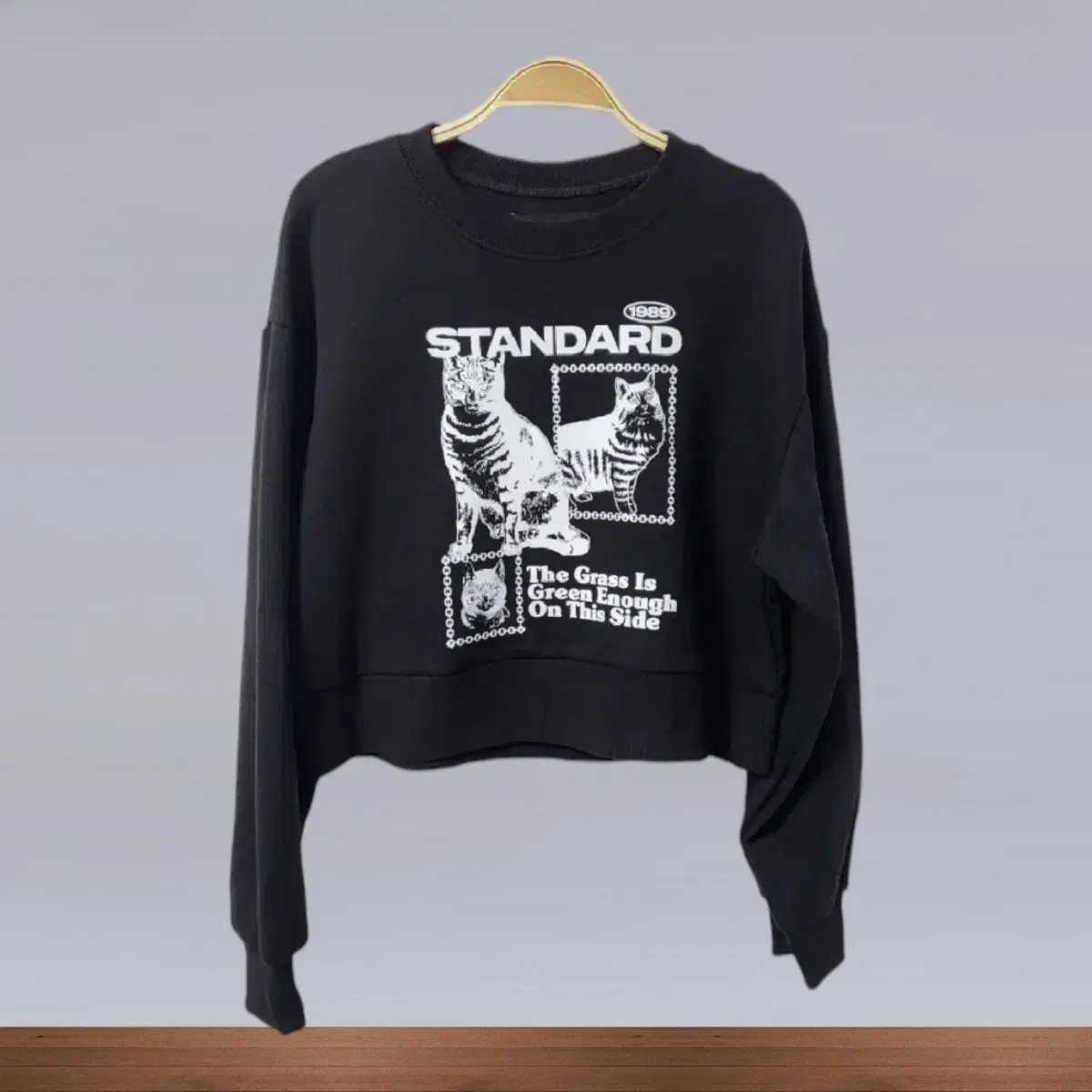 Standaed Cat Short Crop Top 2023