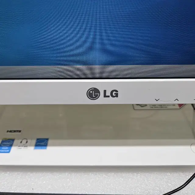 LG 일체형 컴퓨터 +TV 입니다