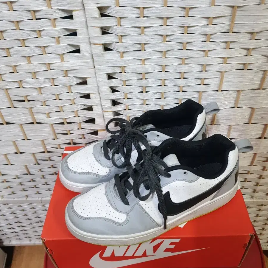 NIKE 나이키 스포츠 코트 바로우 로우 울프 그레이 240mm