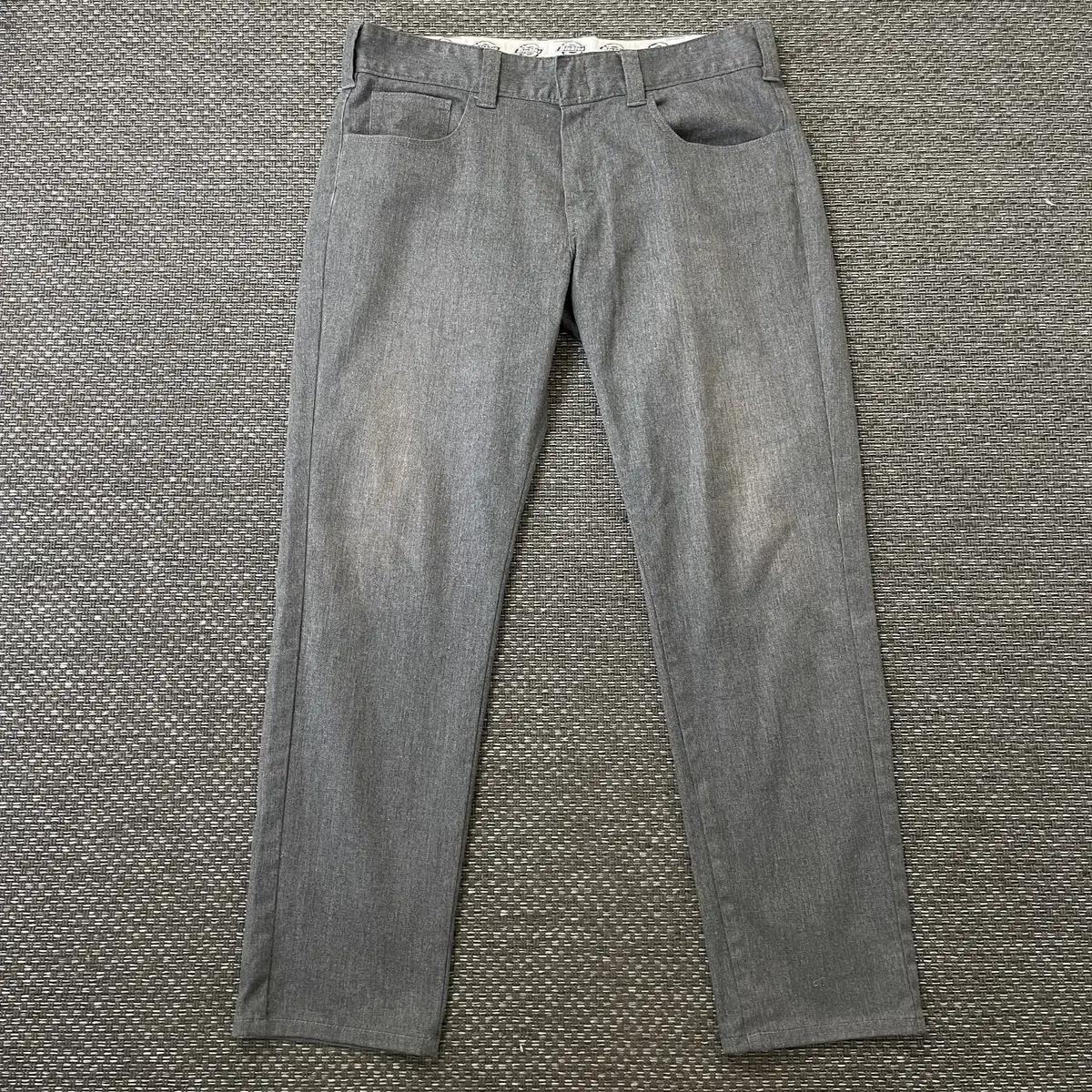 (34) Dickies gray poly chino pants