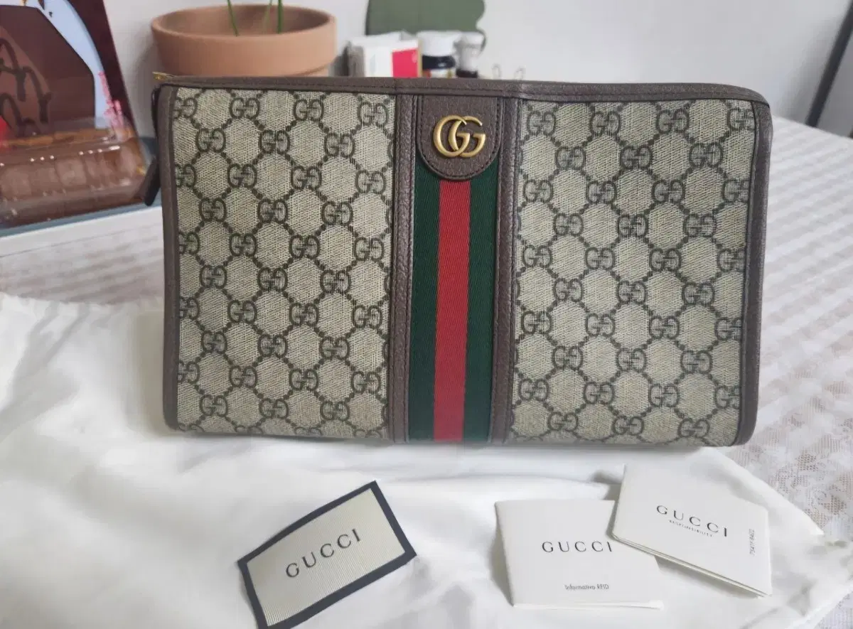 GUCCI